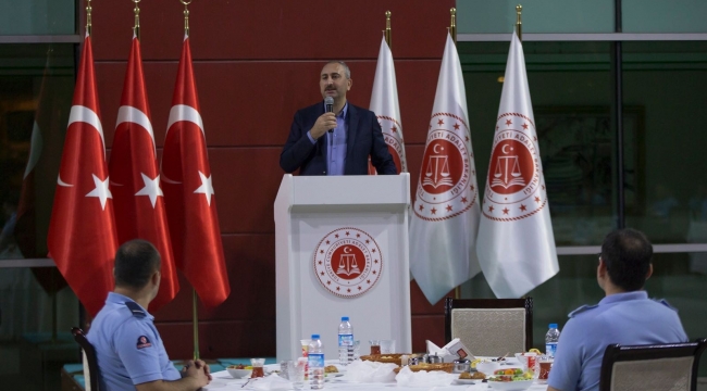 Adalet Bakanı İnfaz koruma memurları ile iftar yaptı