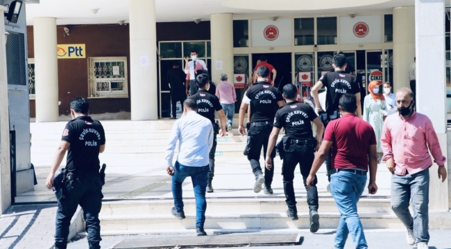 Şanlıurfa Adliyesi önünde arbede: 3 yaralı, 6 gözaltı