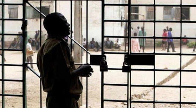 Nijerya'da 200 mahkum cezaevinden firar etti