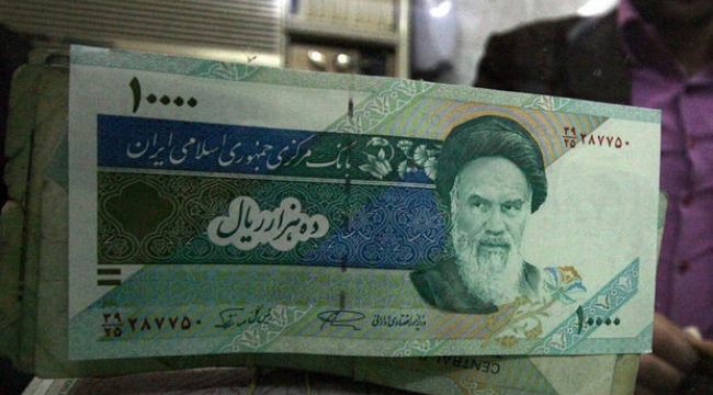 İranlı ekonomist: İran ekonomisi kilitlendi