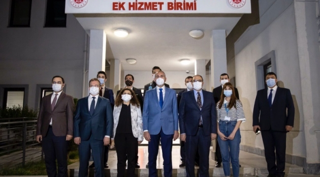 Adalet Bakanı Gül adliyede sahr yaptı