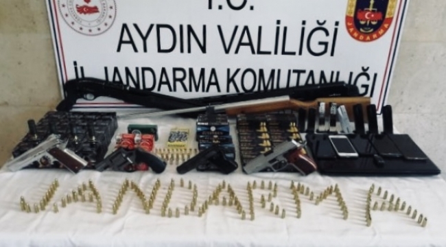 2 Adliye personeli silah kaçakçılığı operasyonunda gözaltına alındı