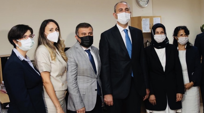 Adalet Bakanı Abdulhamit Gül'den anlamlı ziyaret