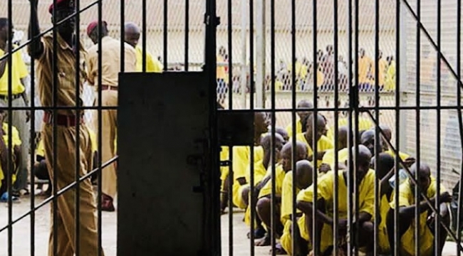 Uganda'da 219 mahkum cezaevinden firar etmiş