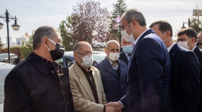 Abdulhamit Gül, Başak Cengiz'in ailesini ziyaret etti