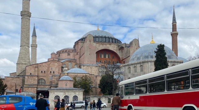 Ayasofya Cami'de Çıkan İbranice Yazılar Gizemini Koruyor