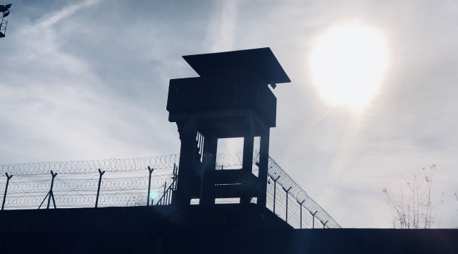 Cezaevinde 7 memur, bir kadın mahkuma işkenceden tutuklandı