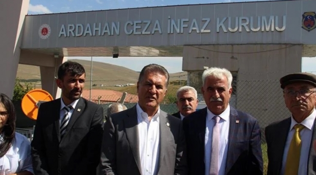 Mustafa Sargül'den Ardahan'da cezaevi önünde 'af' çağrısı