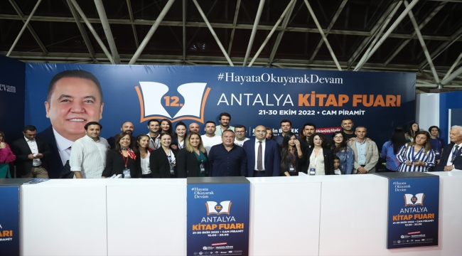 12. Antalya Kitap Fuarını 1 milyondan fazla kişi ziyaret etti