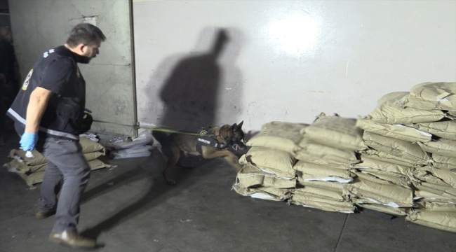Bakan Muş, Gürbulak Gümrük Kapısı'nda 305 kilogram uyuşturucu ele geçirildiğini bildirdi