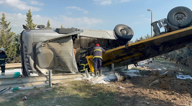 Kocaeli'de devrilen tankerin sürücüsü yaralandı