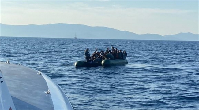 Muğla açıklarında 30 düzensiz göçmen kurtarıldı