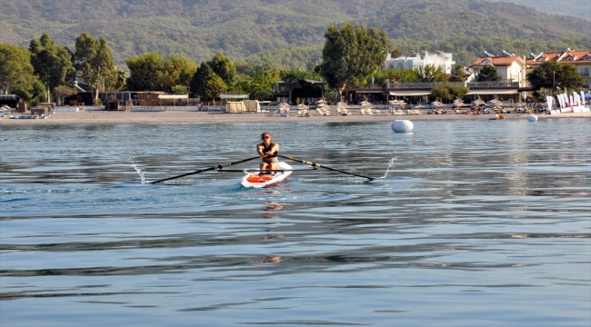 Türkiye'de ilk kez gerçekleştirilen "Rowing Beach Kürek Sprint" yarışları başladı