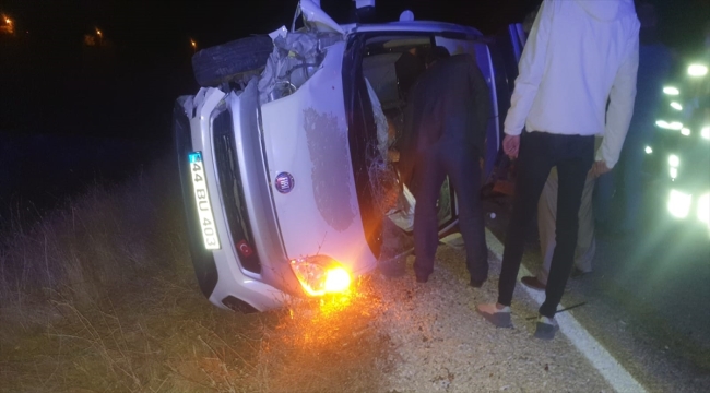 Adıyaman'da iki araç çarpıştı, 9 kişi yaralandı