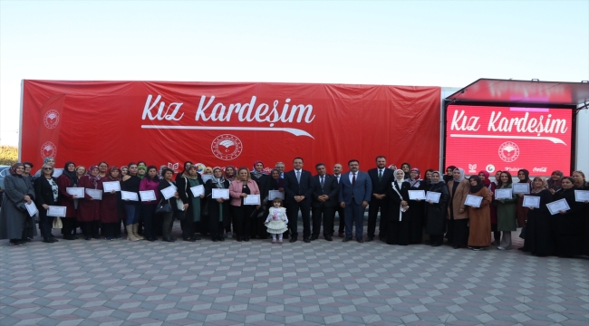 Bakan Yardımcısı Gizligider, Çankırı'da Kız Kardeşim Projesi sertifika törenine katıldı