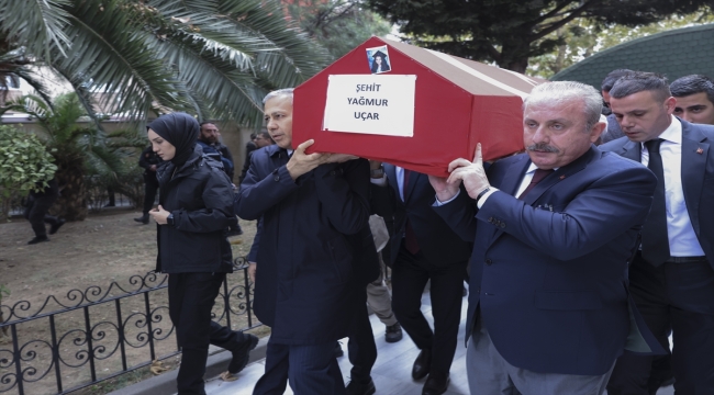 Beyoğlu'ndaki terör saldırısında hayatını kaybeden anne ve kızının cenaze namazı kılındı