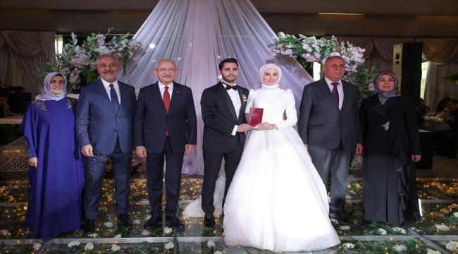 CHP Genel Başkanı Kemal Kılıçdaroğlu, nikah şahidi oldu