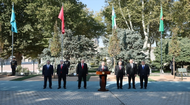 Cumhurbaşkanı Erdoğan, TDT Zirvesi'ne katılan liderlerle ağaç dikme törenine iştirak etti