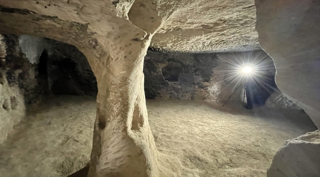 Dede mirası 1700 yıllık manastırda turizm elçiliği yapıyor