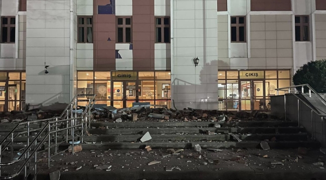 Düzce Adliyesi'nde deprem nedeniyle hasar meydana geldi