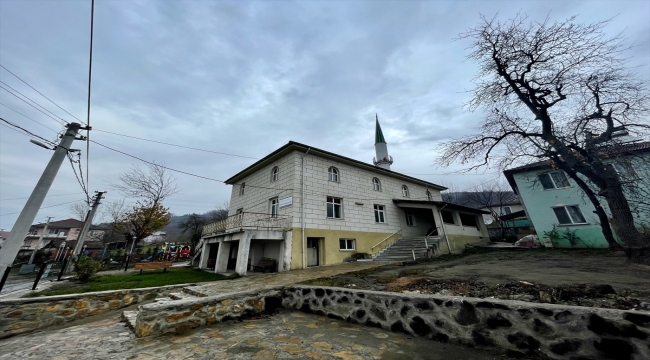 Düzce'de depremde zarar gören iki cami daha yıkılacak