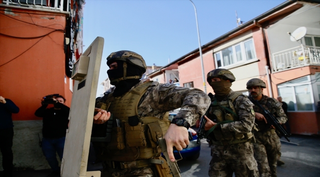 Eskişehir'de polise ateş açan cezaevi firarisi saklandığı evde yakalandı