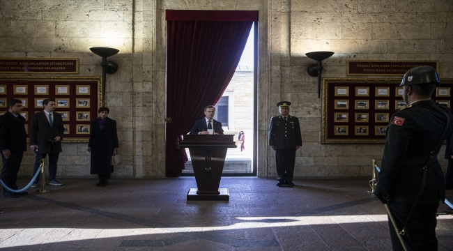 İsveç Başbakanı Kristersson, Anıtkabir'i ziyaret etti