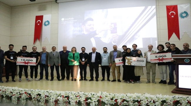 Niğde'de "TC Kimlik Kartı ve Yüz Tanıma ile Mobilde Ödeme Hackathonu" sona erdi