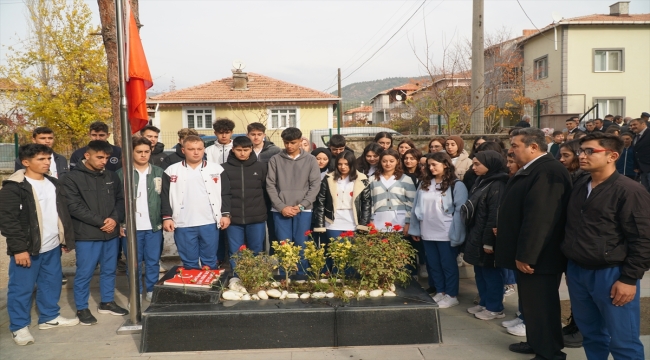 Şehit öğretmen Şenay Aybüke Yalçın Öğretmenler Günü'nde kabri başında anıldı