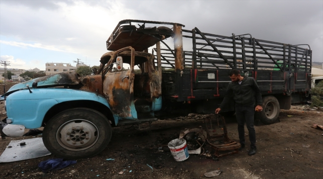 Yahudi yerleşimciler Filistinli yaşlı bir adama saldırarak kamyonunu ateşe verdi
