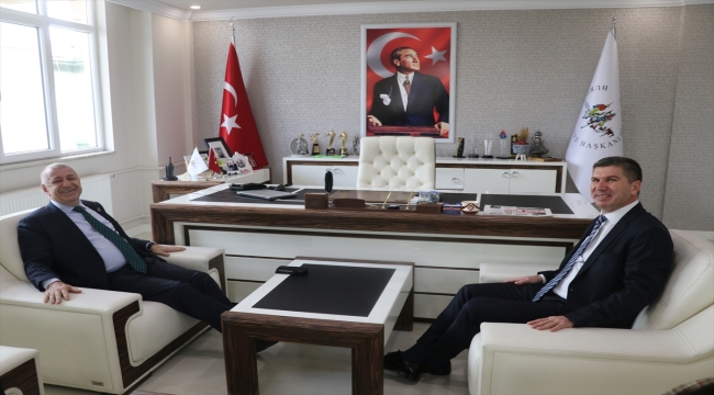 Zafer Partisi Genel Başkanı Özdağ Burdur'da ziyaretlerde bulundu