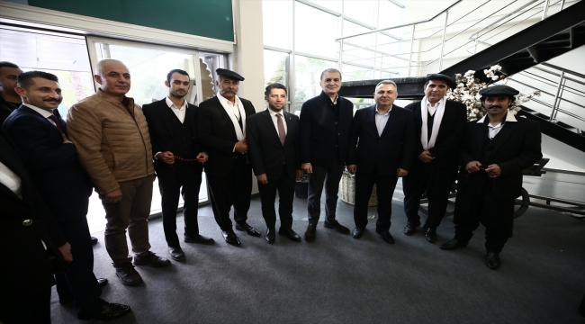 AK Parti Sözcüsü Çelik, Adana'da "Tesbih ve Doğal Taşlar Fuarı"nı ziyaret etti