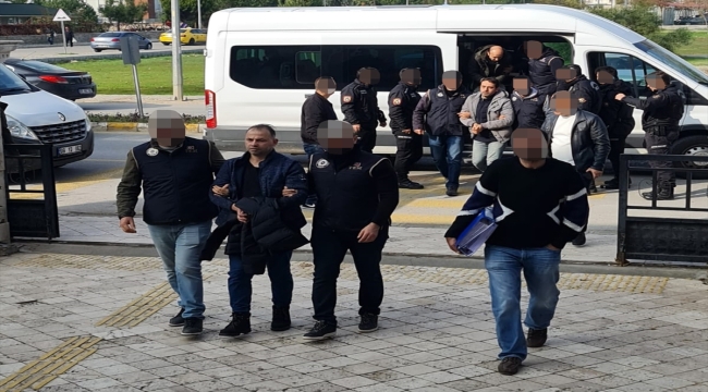 Aydın'da tekneyle yurt dışına kaçmak isterken yakalanan 5 kişi tutuklandı