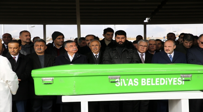 Bakan Varank, milletvekili Ekinci'nin babasının cenaze törenine katıldı