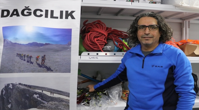 Cumhuriyetin 100. yılında Everest'te Türk bayrağını taşıyacak dağcılar destek bekliyor
