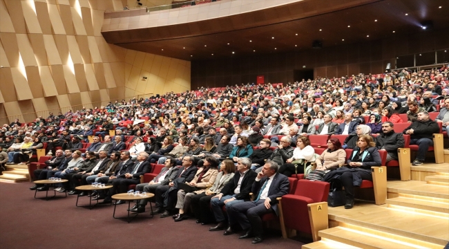 Eski Milli Eğitim Bakanı Selçuk'tan, çocuk eğitimine ilişkin konferans