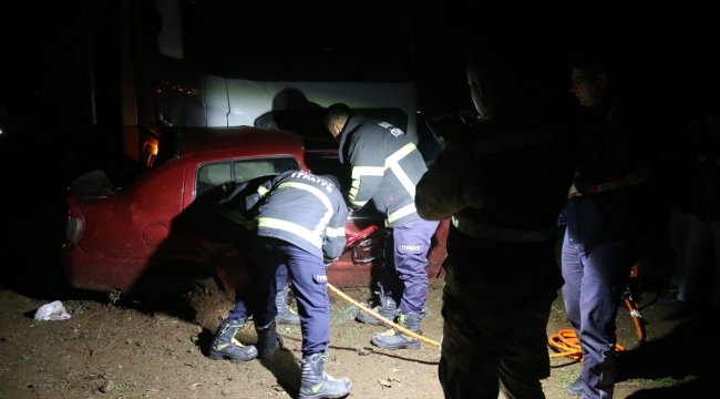 Hatay'da kamyonla çarpışan otomobildeki 2 kişi öldü