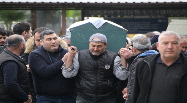 Isparta'da eşi tarafından tüfekle vurularak öldürülen hemşire Antalya'da toprağa verildi