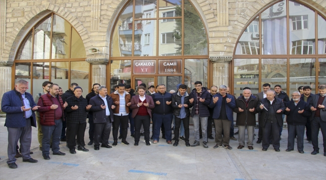İzmir ve çevre illerinde Çin'in Sincan Uygur Özerk Bölgesi politikalarına tepki