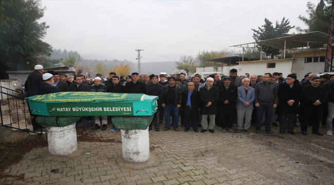 Kocaeli'nde evinde ölü bulunan üniversite öğrencisinin cenazesi Hatay'da defnedildi