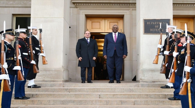 Mısır Cumhurbaşkanı Sisi, ABD Savunma Bakanı Austin'le güvenlik işbirliğini görüştü