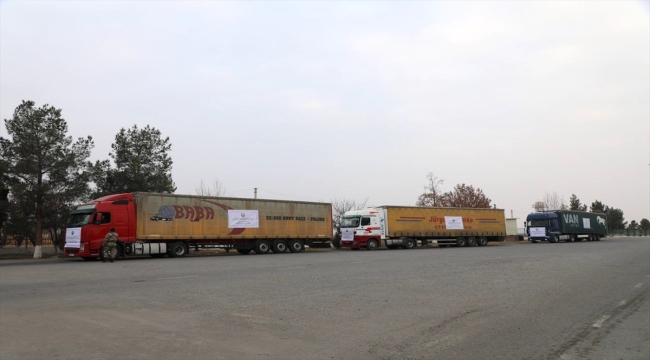 Özbekistan, Afganistan'a 170 ton insani yardım malzemesi gönderdi