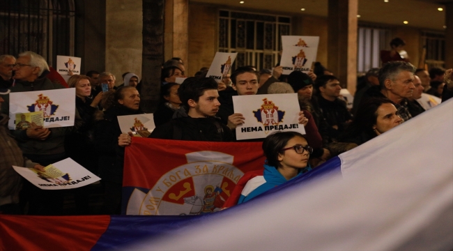 Sırbistan'da Kosovalı Sırplara destek gösterisi düzenlendi