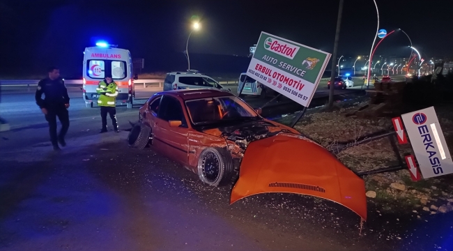 Tekirdağ'da otomobille hafif ticari aracın çarpıştığı kazada 5 kişi yaralandı
