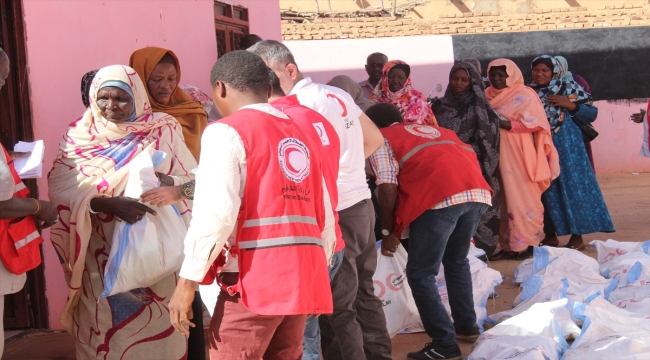 Türk Kızılay'dan Sudanlı selzedelere gıda yardımı