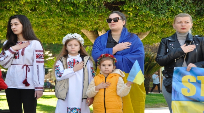 Adana'da yaşayan Ukraynalılar, ülkelerinin "Birlik Günü"nü kutladı