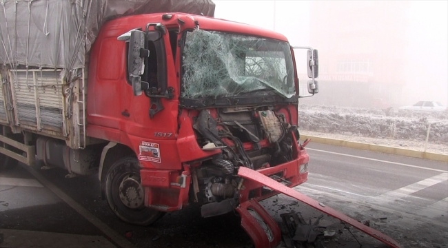 Aksaray'da trafik kazalarında 6 kişi yaralandı