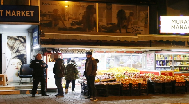 Alanya'da yaraladığı annesini bıçakla kovaladığı iddia edilen saldırgan markette yakalandı