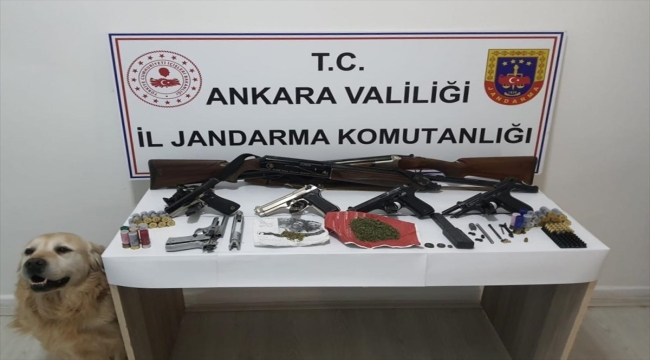 Ankara'da jandarma ekiplerince düzenlenen uyuşturucu operasyonunda 2 kişi yakalandı