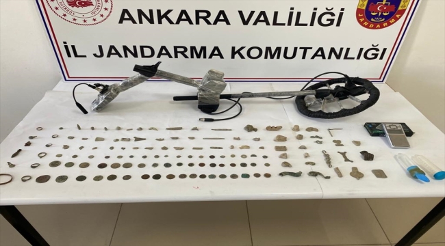 Ankara'da tarihi eser olduğu değerlendirilen objeler ele geçirildi